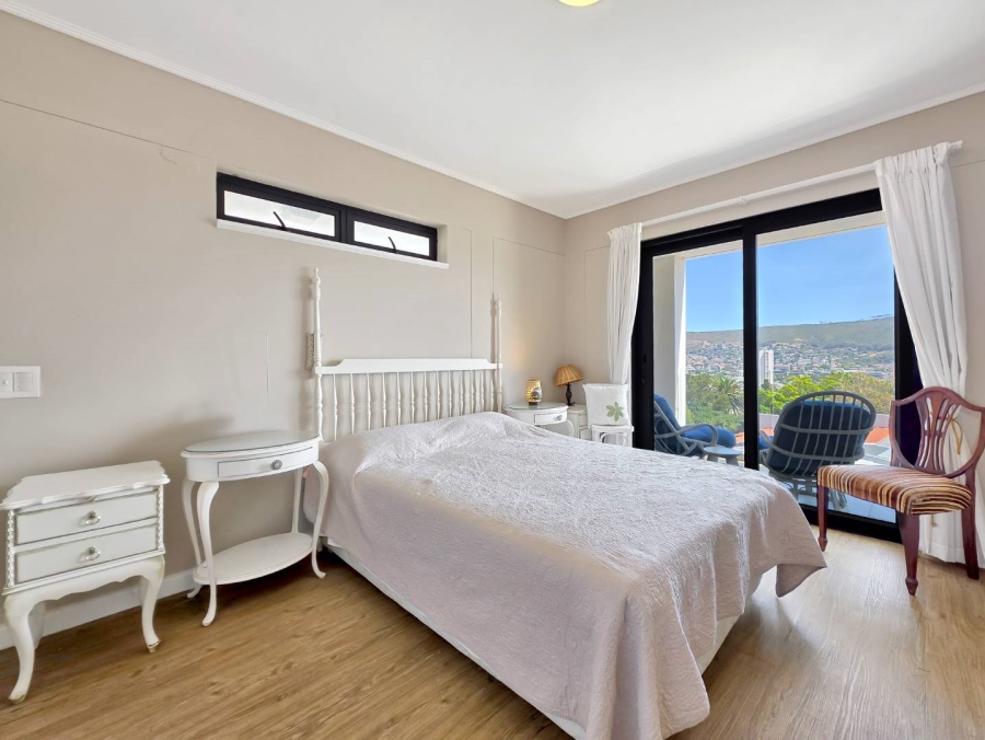 2 Bedroom Property for Sale in Vredehoek Western Cape